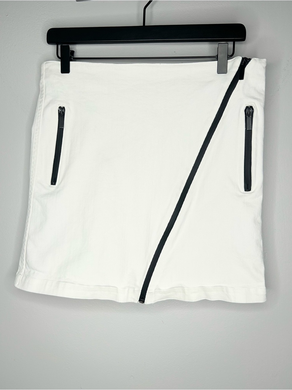 Anatomie White Stretch Mini Skirt Black Zipper Detail Size S